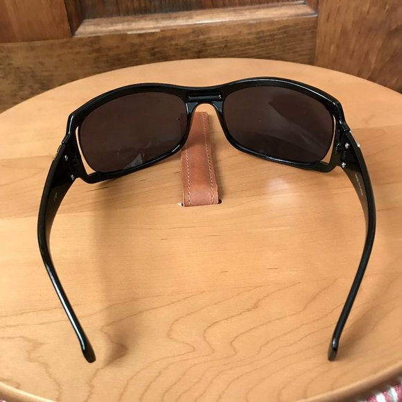 FINAL PRICE - GF Black Framed Oversized Sunglasses #16 - Picture 4 of 7